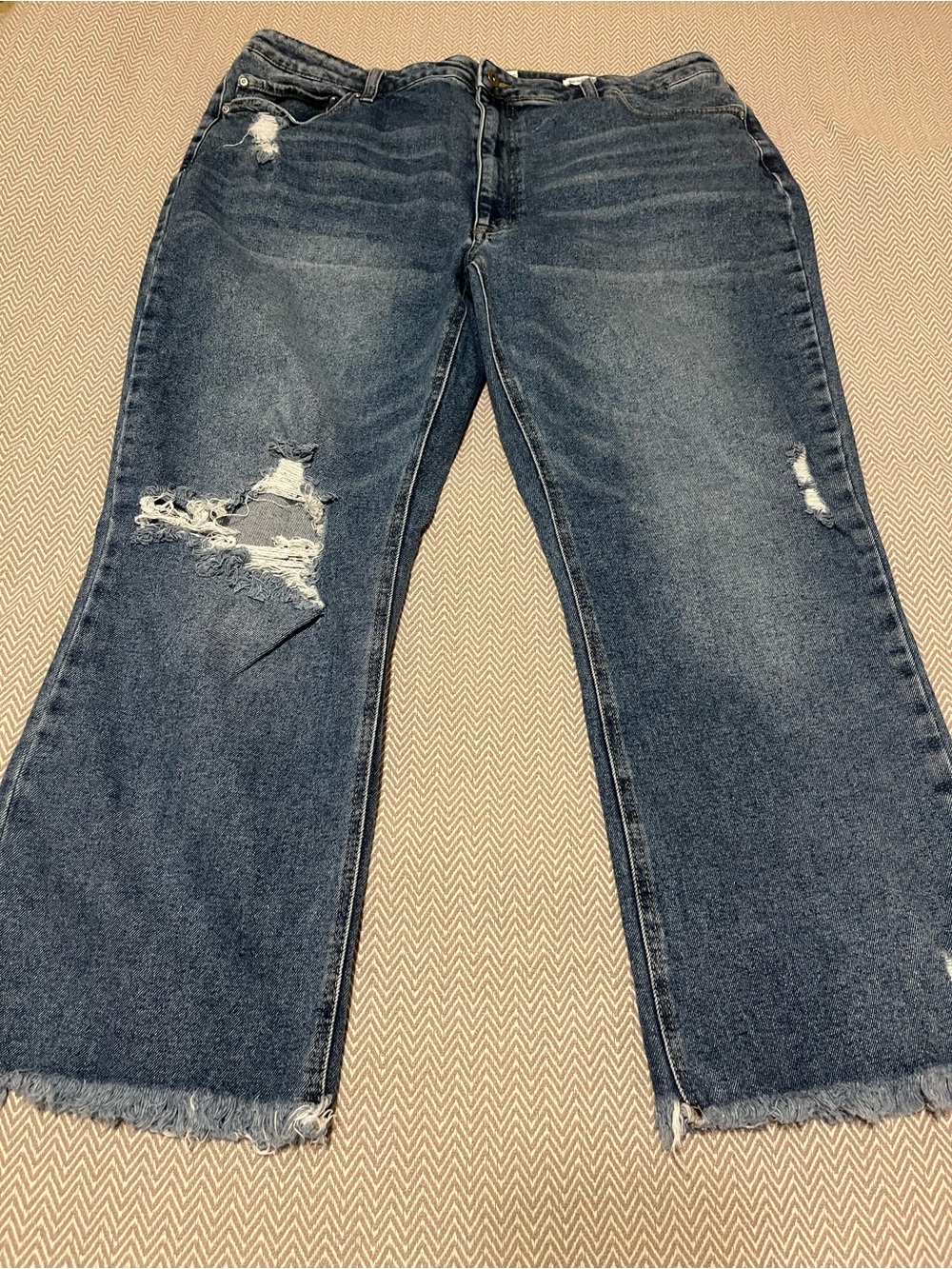 True Craft High-Rise Distressed Slim Crop Jeans. Medium Wash. Size 18R.
